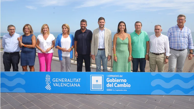 Los miembros del Ejecutivo autonómico valenciano, reunidos en las I Jornadas de Gobierno del Cambio