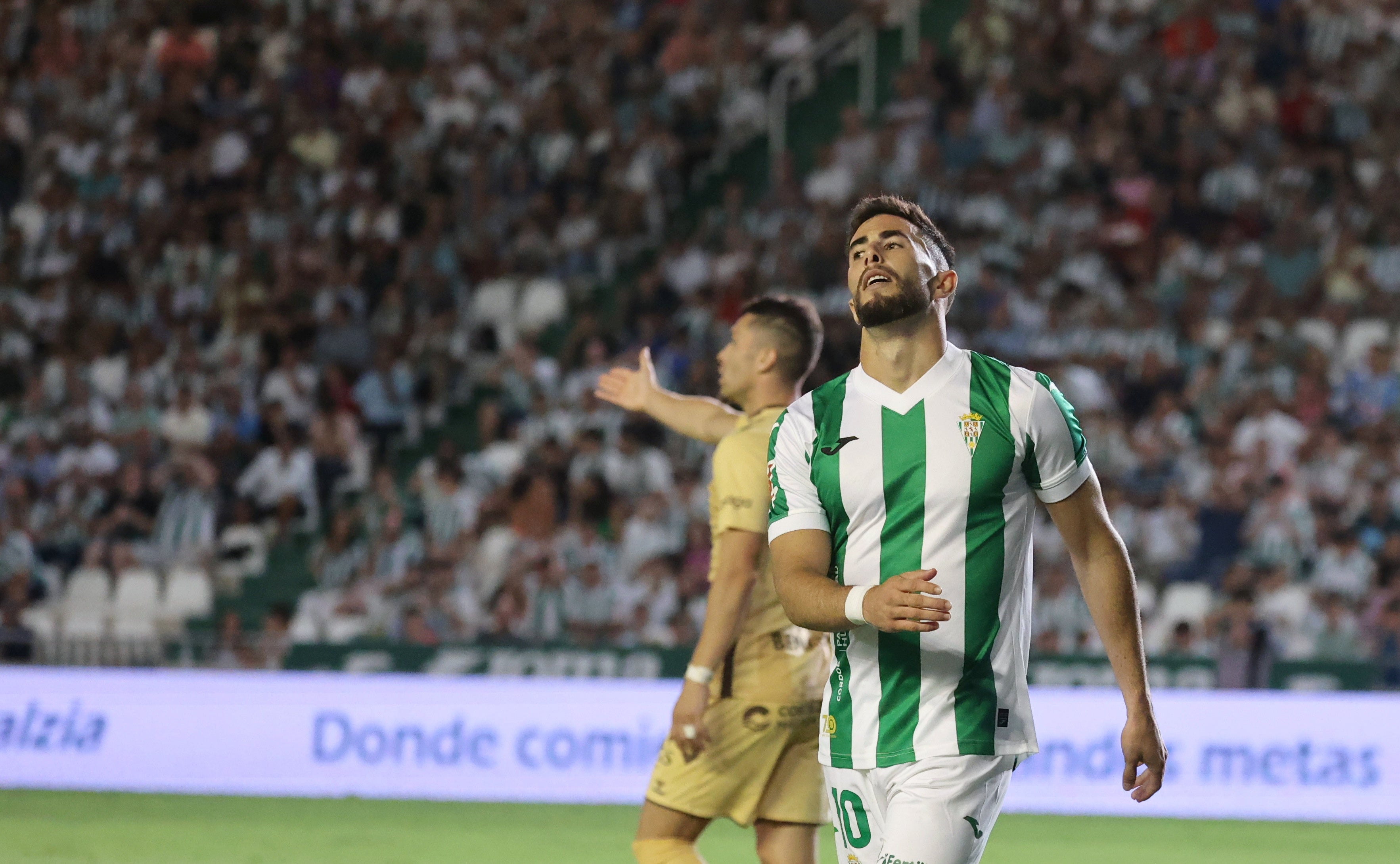 Las mejores imágenes del intenso derbi entre el Córdoba y el Málaga