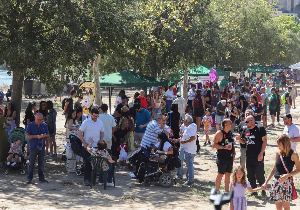 Ambiente en el parque de Safont, donde se ha celebrado el Día del Vecino
