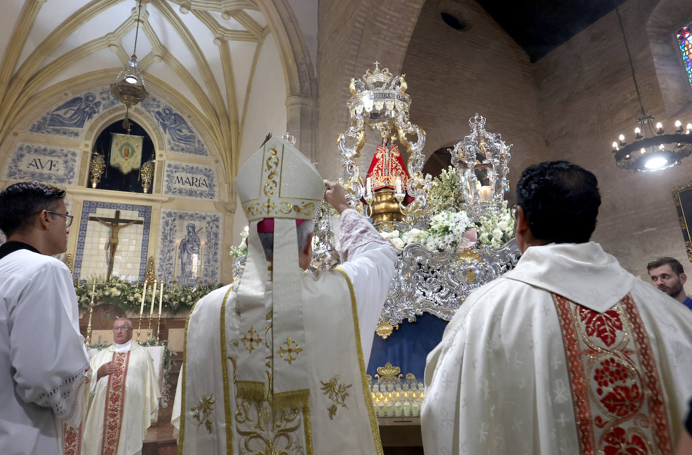 La solemne misa por el día de la Virgen de la Fuensanta, en imágenes