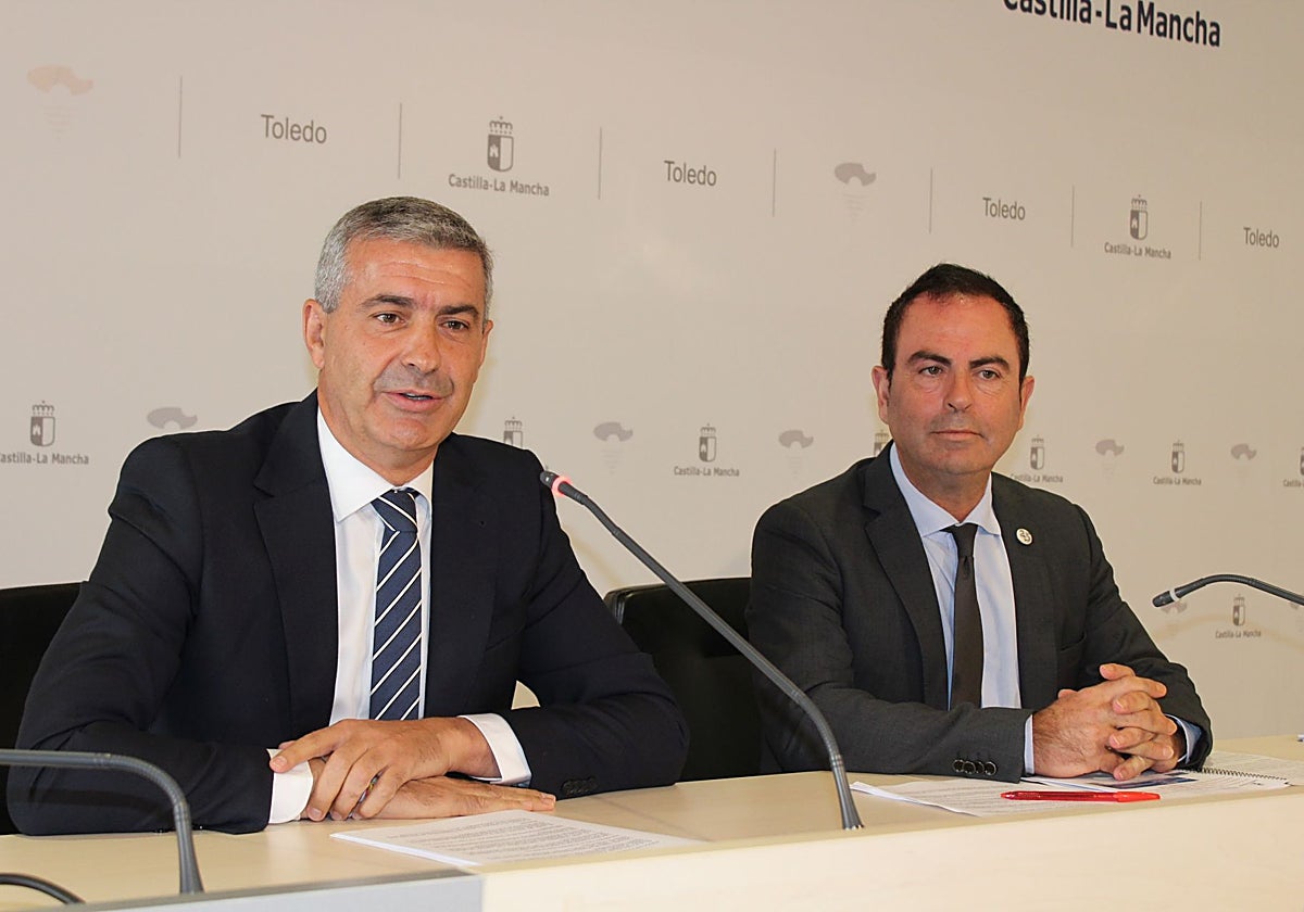 Álvaro Gutiiérrez junto al delegado provincial de Educación, José Gutiérrez, en la presentación del nuevo curso