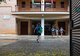 La Junta de Andalucía amplía a 3.052 plazas su convocatoria urgente para cubrir vacantes en colegios e institutos