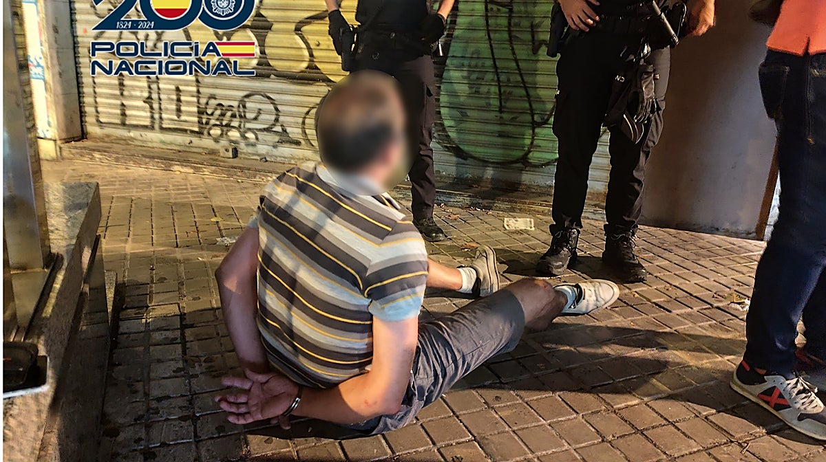 Imagen del ladrón detenido tras robar la recaudación de un negocio en Valencia