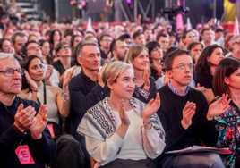 Colau confirma que deja el Ayuntamiento en octubre pero no la política activa