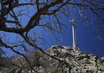 El Gobierno de Ayuso presiona al central para que aplique «sus competencias» a la Cruz de los Caídos