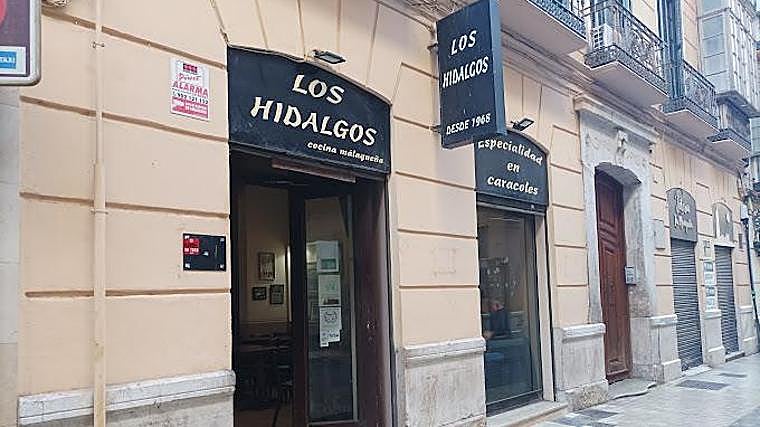 Taberna Los Hidalgos, en pleno centro de Málaga, es una bar de ambiente cofrade