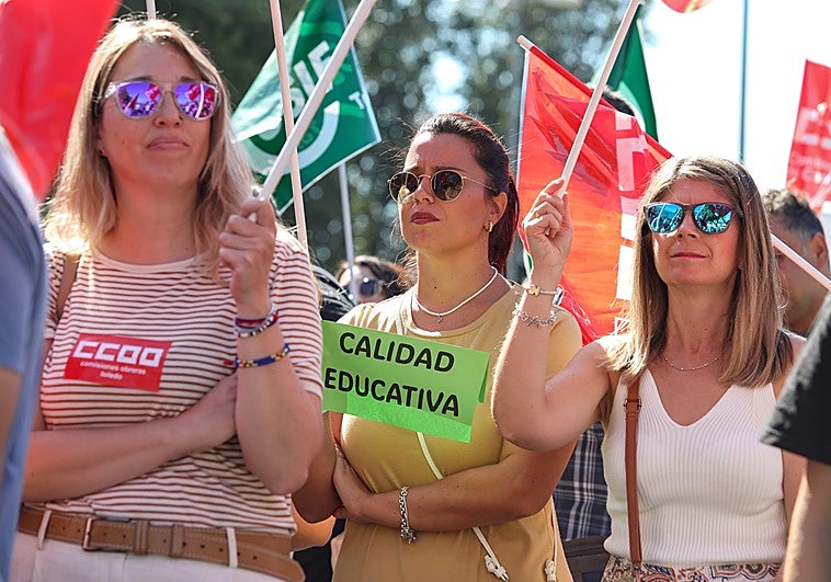 Disparidad en las cifras de los docentes que han secundado la huelga en ...