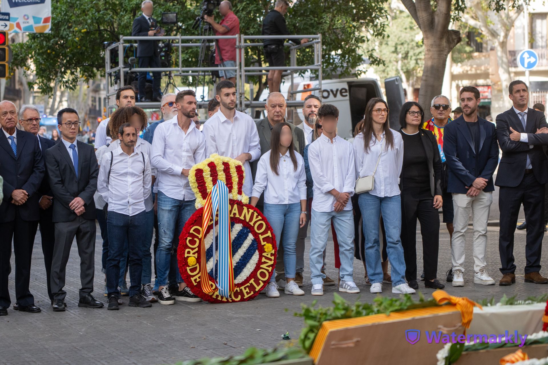La delegación del Espanyol también ha acudido a la ofrenda floral