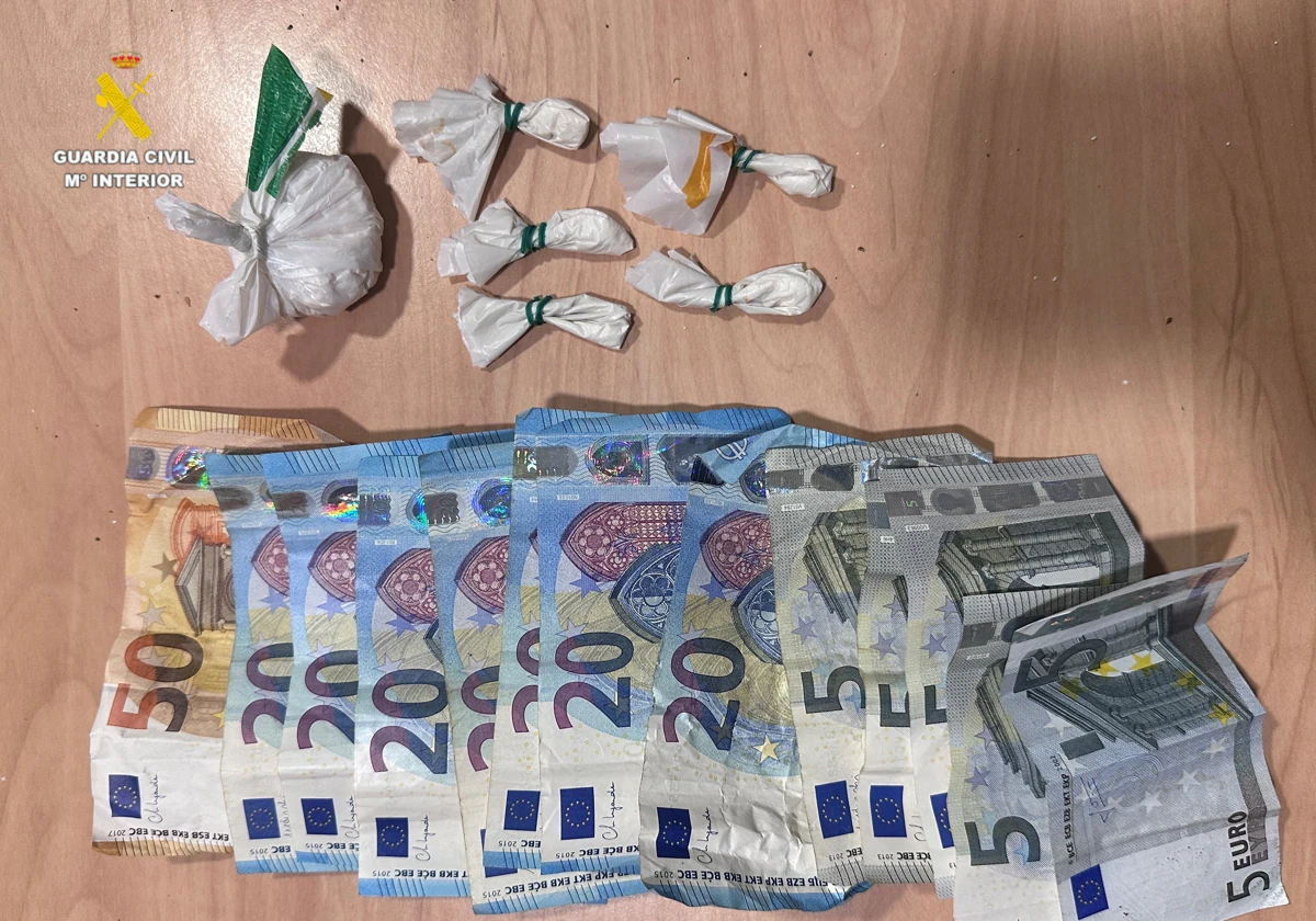 Imagen del dinero y la droga intervenida en un festival remember de Castellón