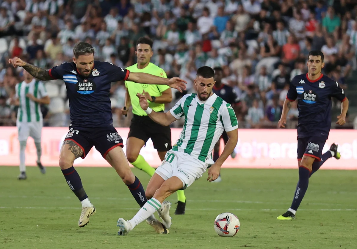 Jacobo González durante el partido ante el Dépor en El Arcángel