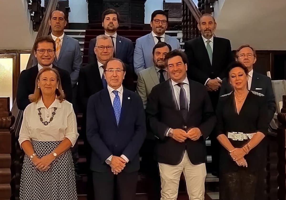 Rafael Jaén, el jueves en el Real Círculo de la Amistad, junto al grupo de trabajo de grandes proyectos