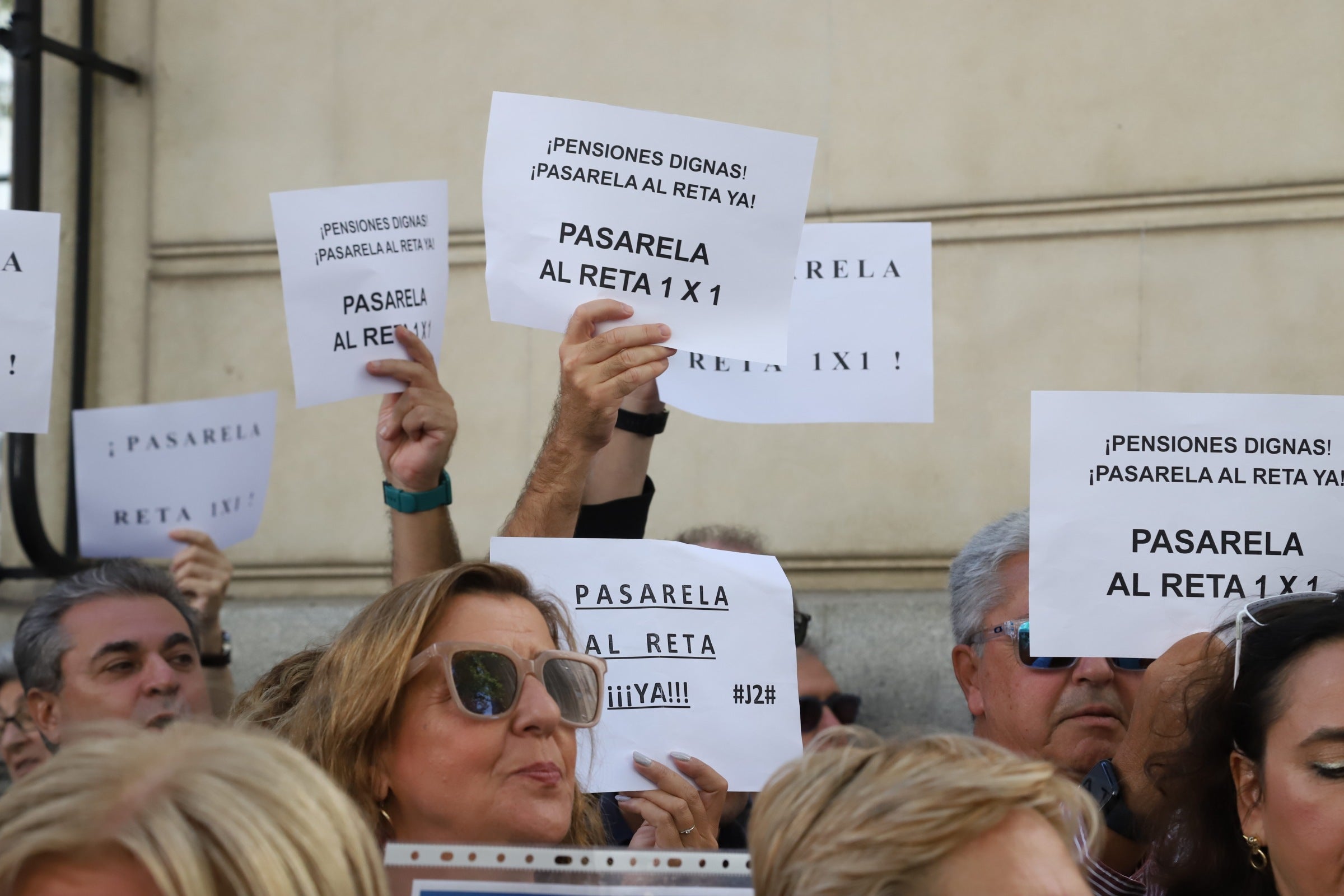Fotos: la protesta de los abogados y procuradores cordobeses por sus pensiones