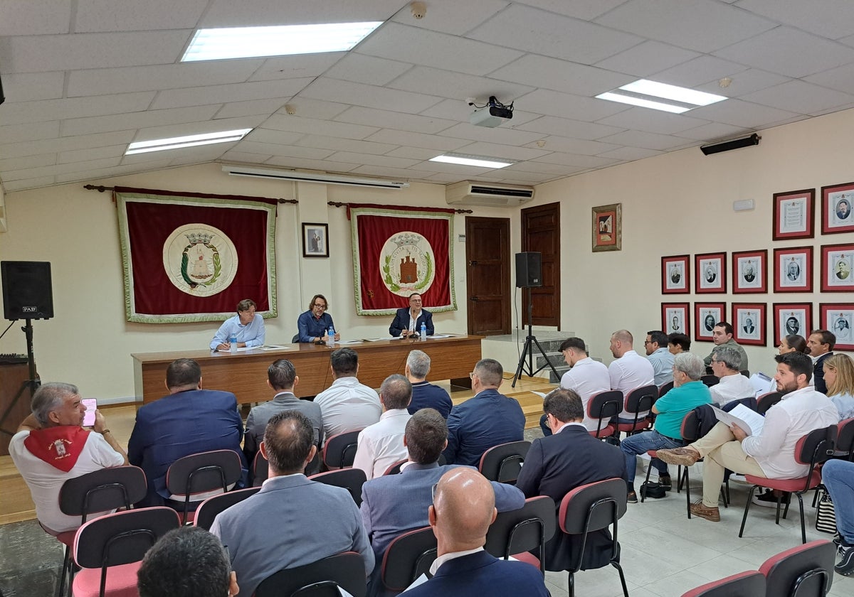 Imagen de la reunión de la Comisión Asesora de Fiestas y Tradiciones de la Comunidad Valenciana en Segorbe