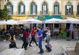 La Junta de Andalucía afronta otra votación en el Parlamento sobre la tasa y las viviendas turísticas