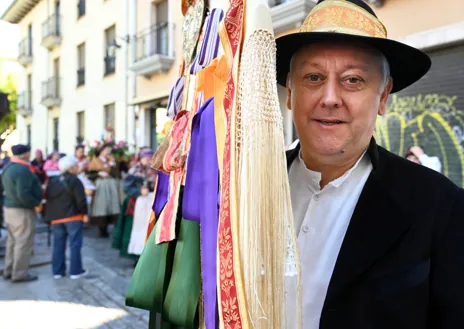 Imagen secundaria 1 - Participantes del Día de Exaltación de la Indumentaria Tradicional, en León