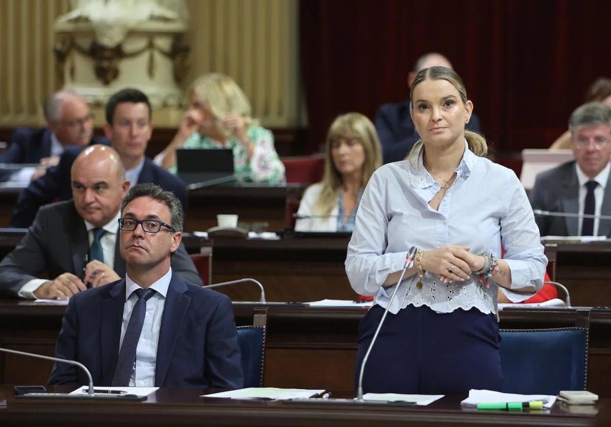 La presidenta del Govern balear, Marga Prohens, interviene durante el primer pleno del curso político en el Parlament balear