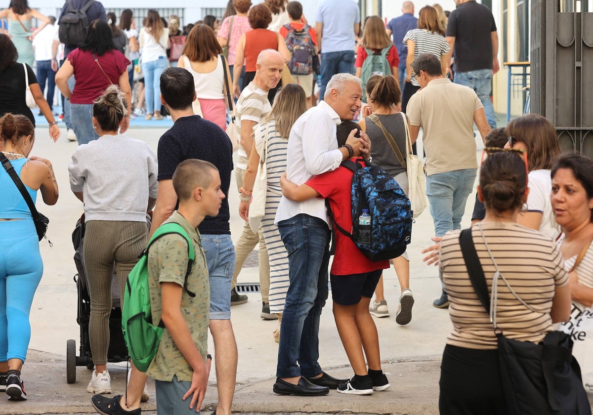 La vuelta a clase en Secundaria, Bachillerato y FP en Córdoba, en imágenes