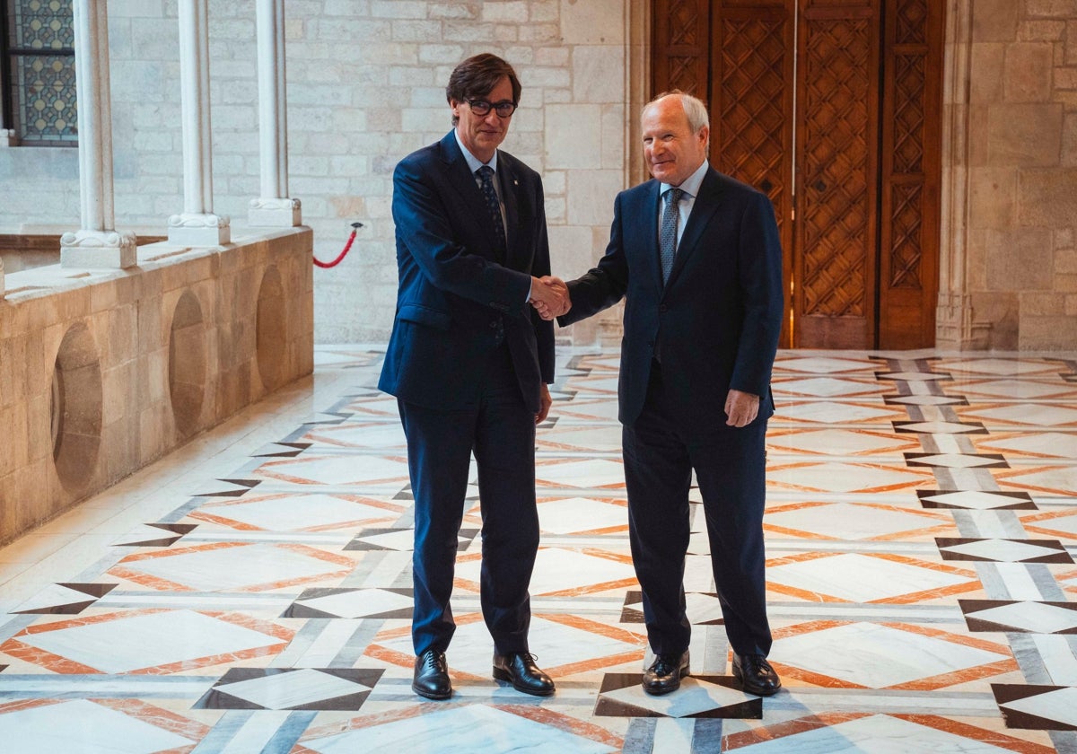 Salvador Illa y José Montilla, en el Palacio de la Generalitat, el pasado jueves