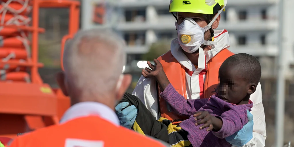 Canarias ha recibido 15 cayucos con más de 600 migrantes en 24 horas