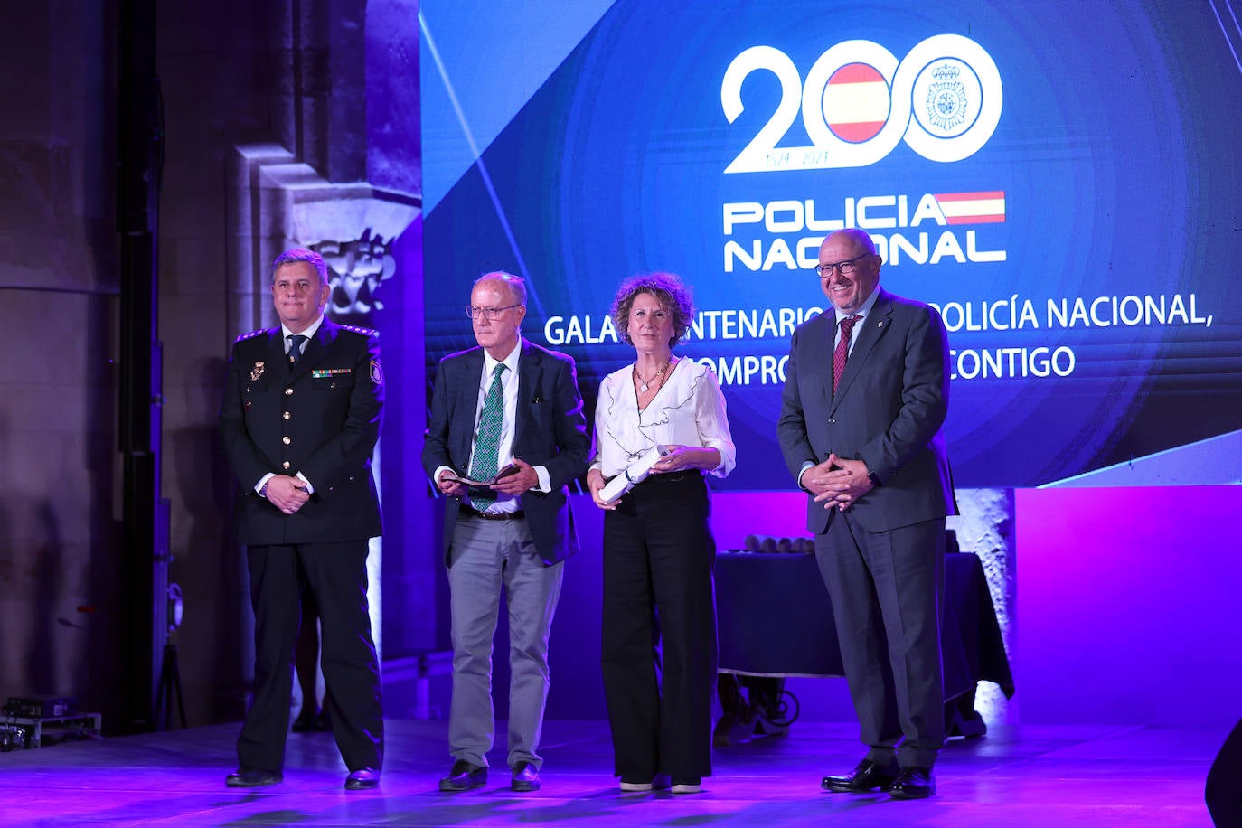 La gala de los 200 años de la Policía Nacional en Córdoba, en imágenes