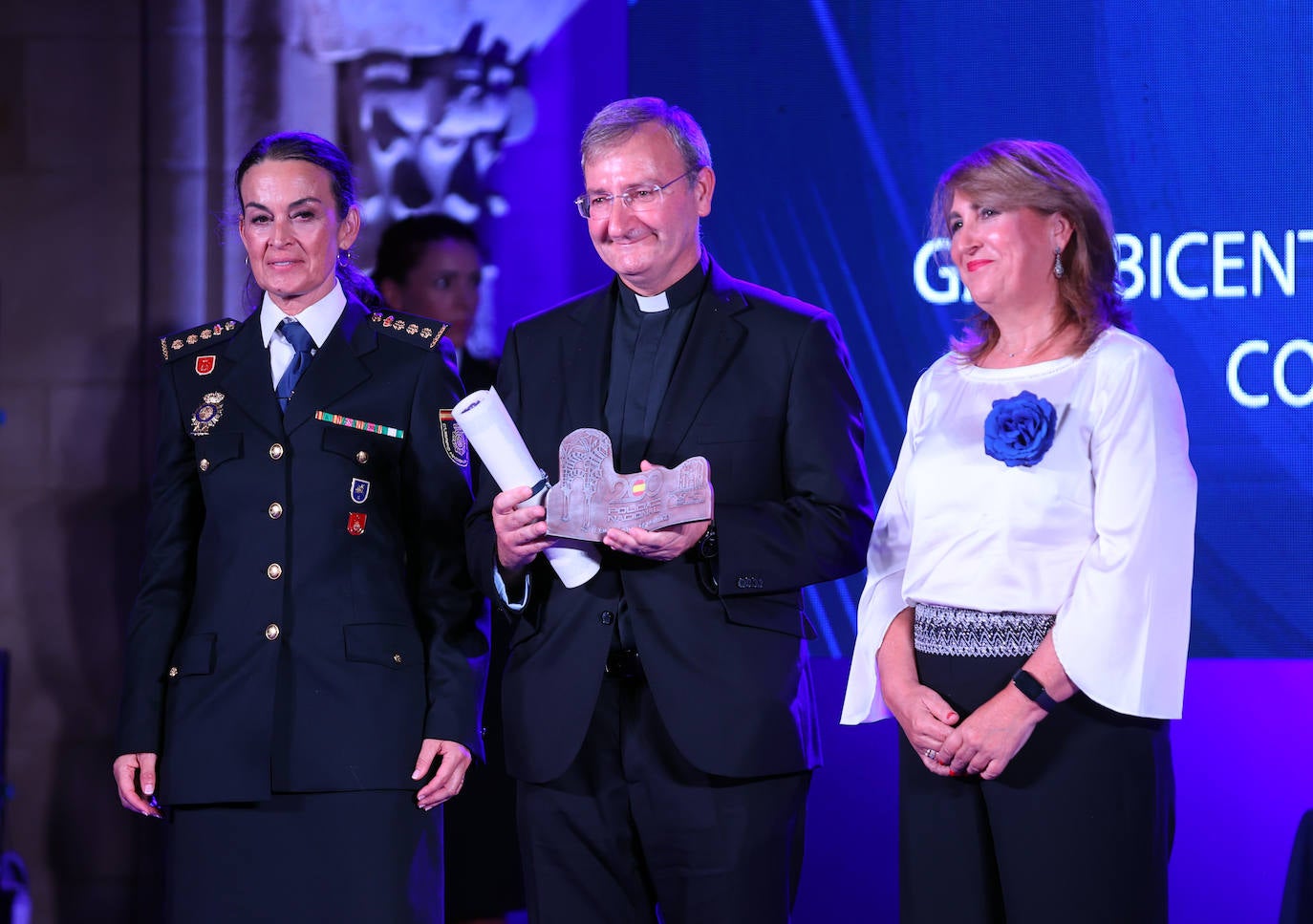 La gala de los 200 años de la Policía Nacional en Córdoba, en imágenes