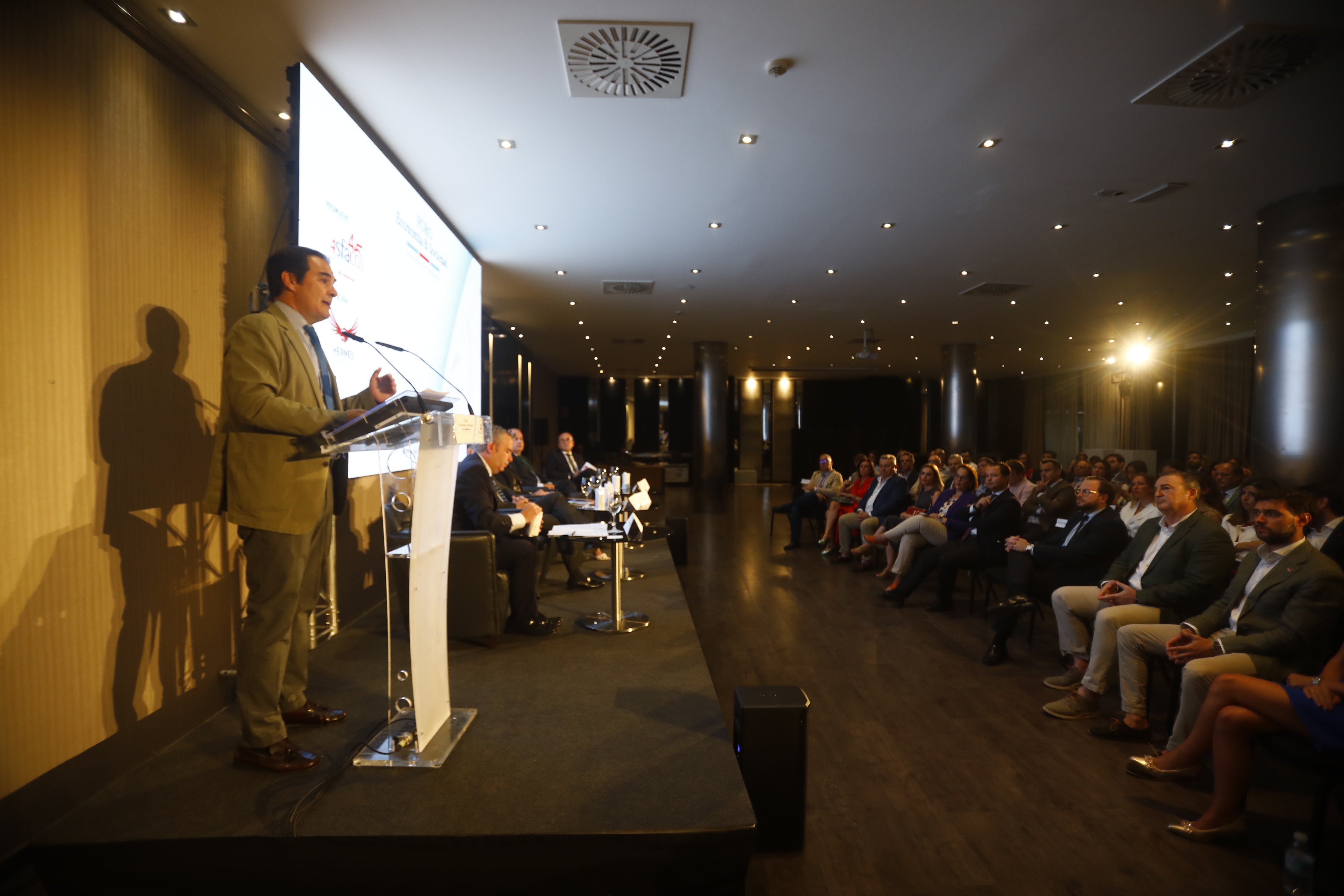 Fotos: Asfaco celebra un nuevo foro empresarial