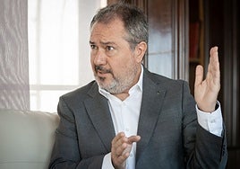 Espadas justifica el ataque de Puente a Pilar Miranda porque al ministro «le atacan todos los días»