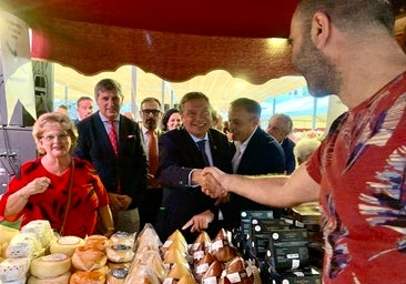 La Feria del Queso de Zuheros abre con más de 40 variedades de toda España