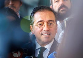 La entrada de chavistas en la embajada española desmiente a Albares