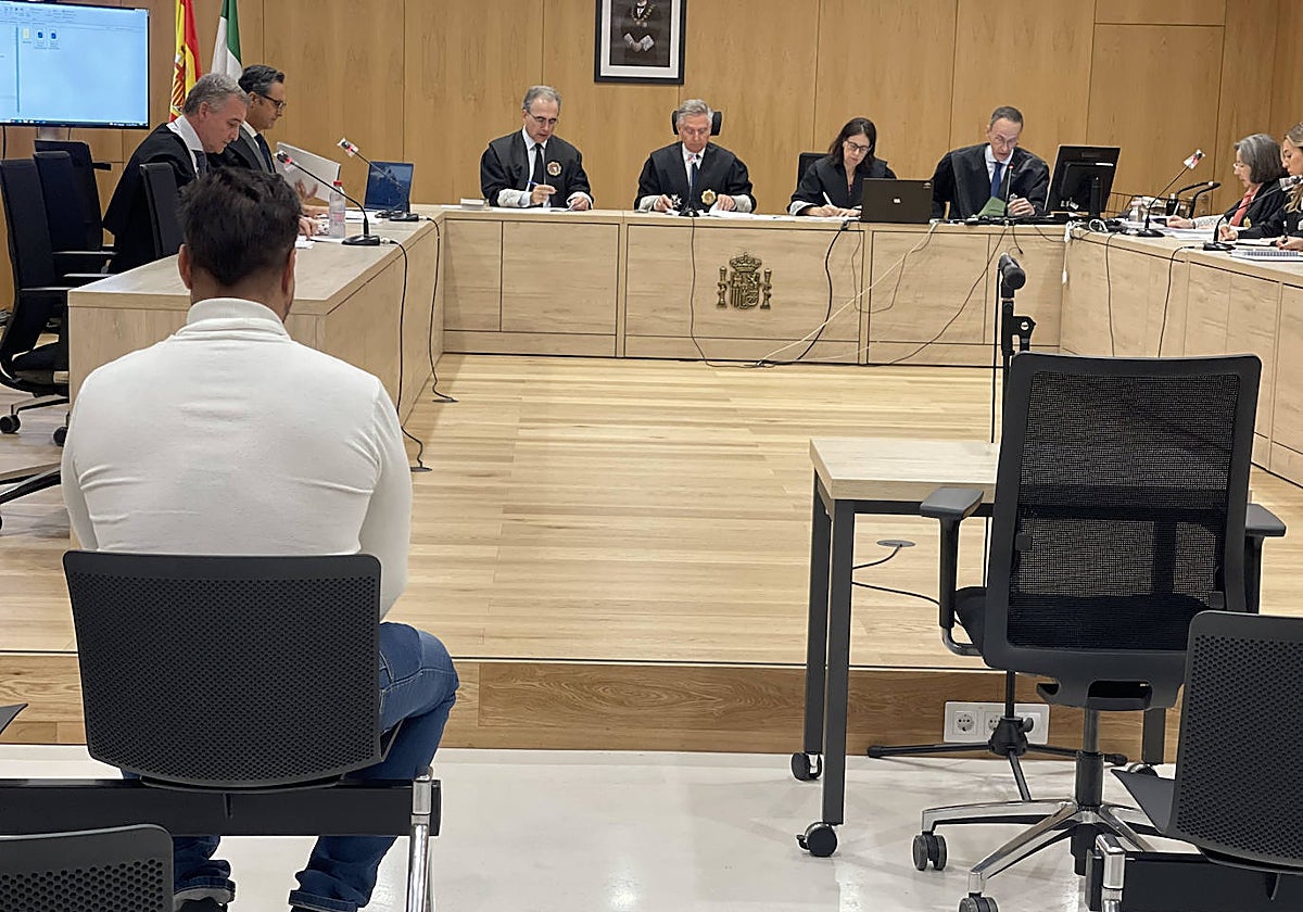 El acusado de tres intentos de homicidio durante la visa en la Audiencia Provincial de Córdoba