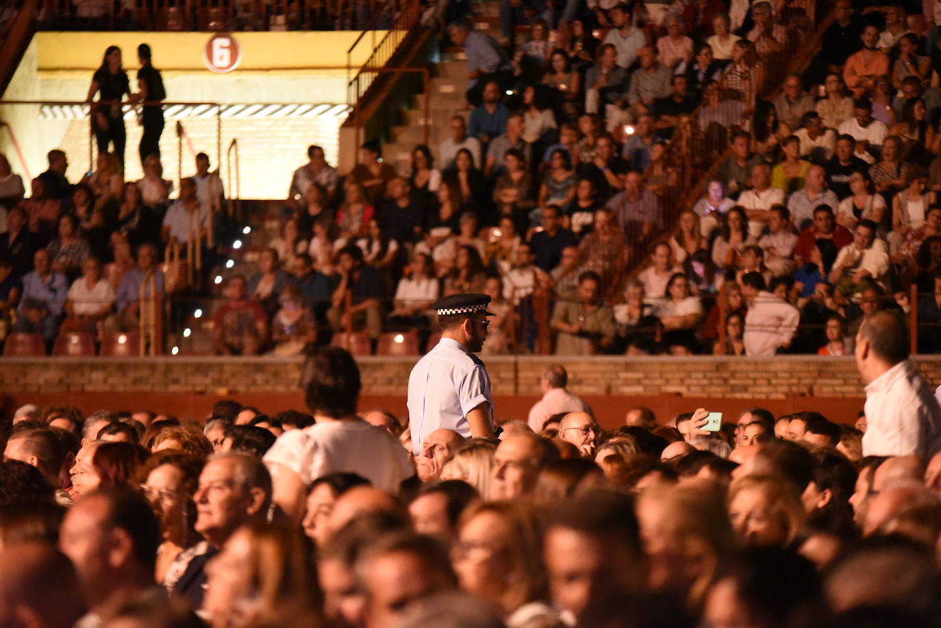 El &#039;Bis a bis&#039; multitudinario de Los Morancos en Córdoba, en imágenes