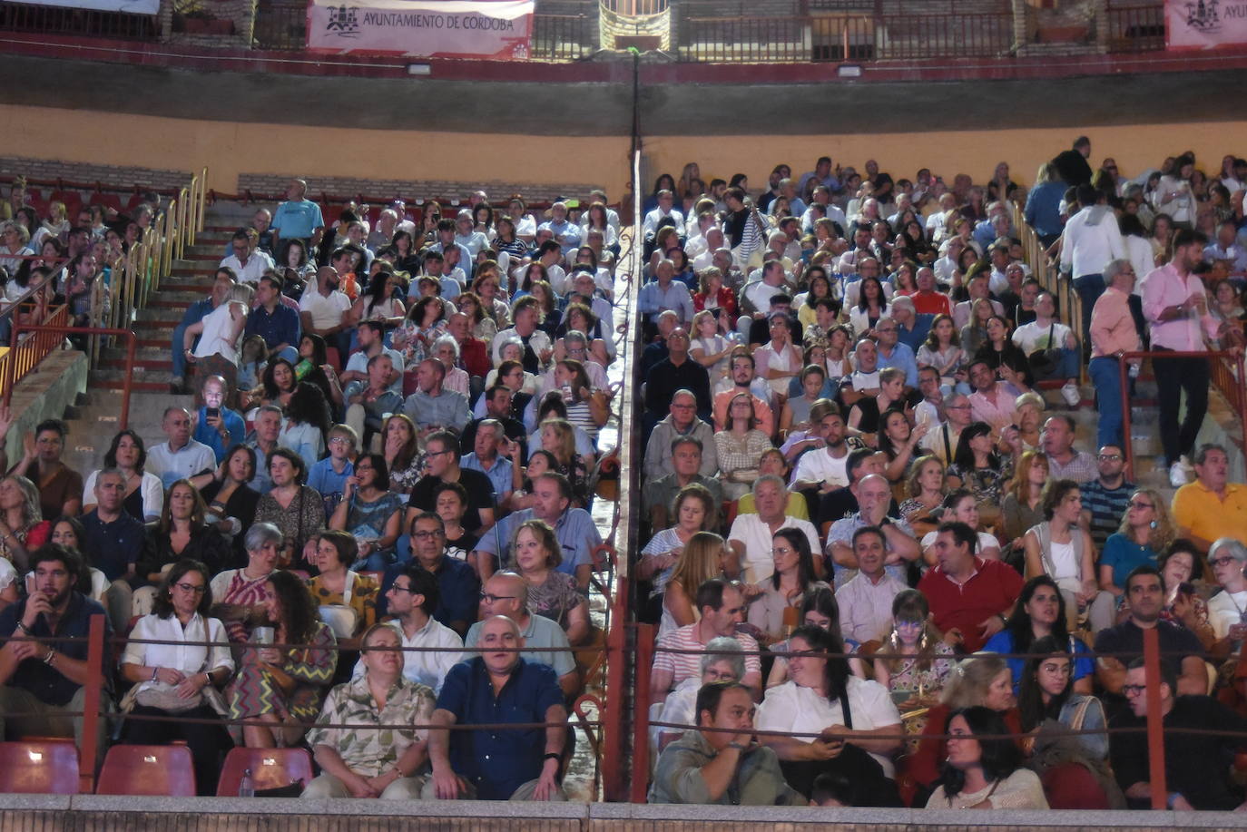 El &#039;Bis a bis&#039; multitudinario de Los Morancos en Córdoba, en imágenes
