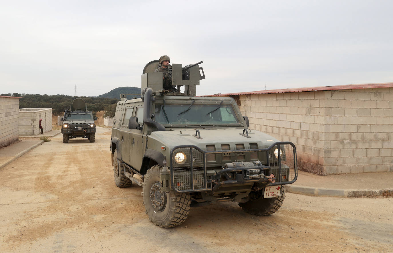 Fotos: Los militares de la BRI X se adiestran para sus misiones en el Líbano y Letonia