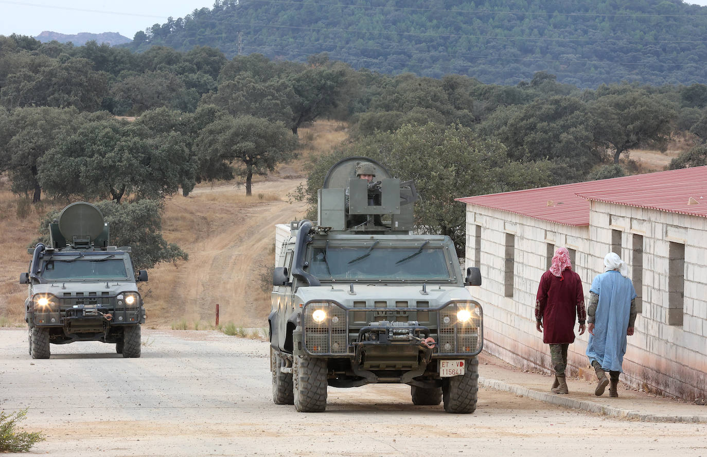 Fotos: Los militares de la BRI X se adiestran para sus misiones en el Líbano y Letonia