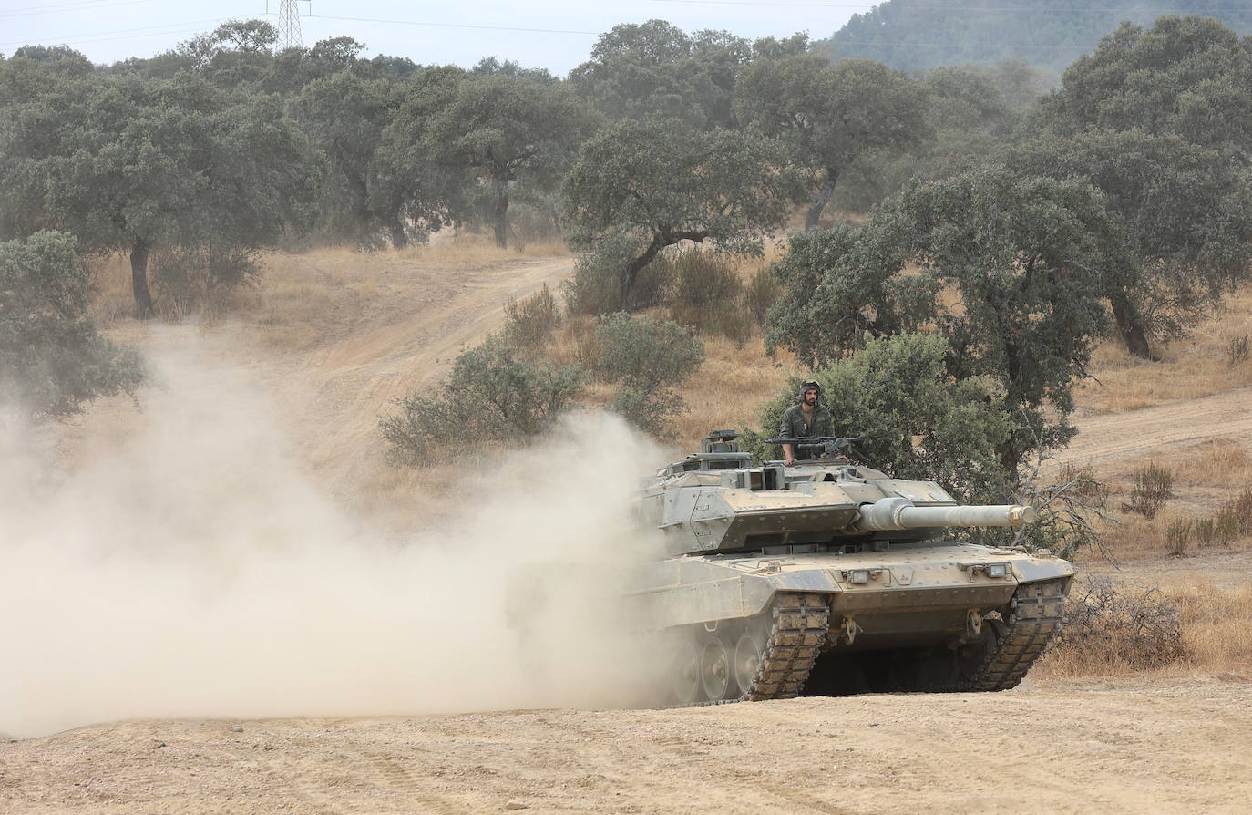 Fotos: Los militares de la BRI X se adiestran para sus misiones en el Líbano y Letonia