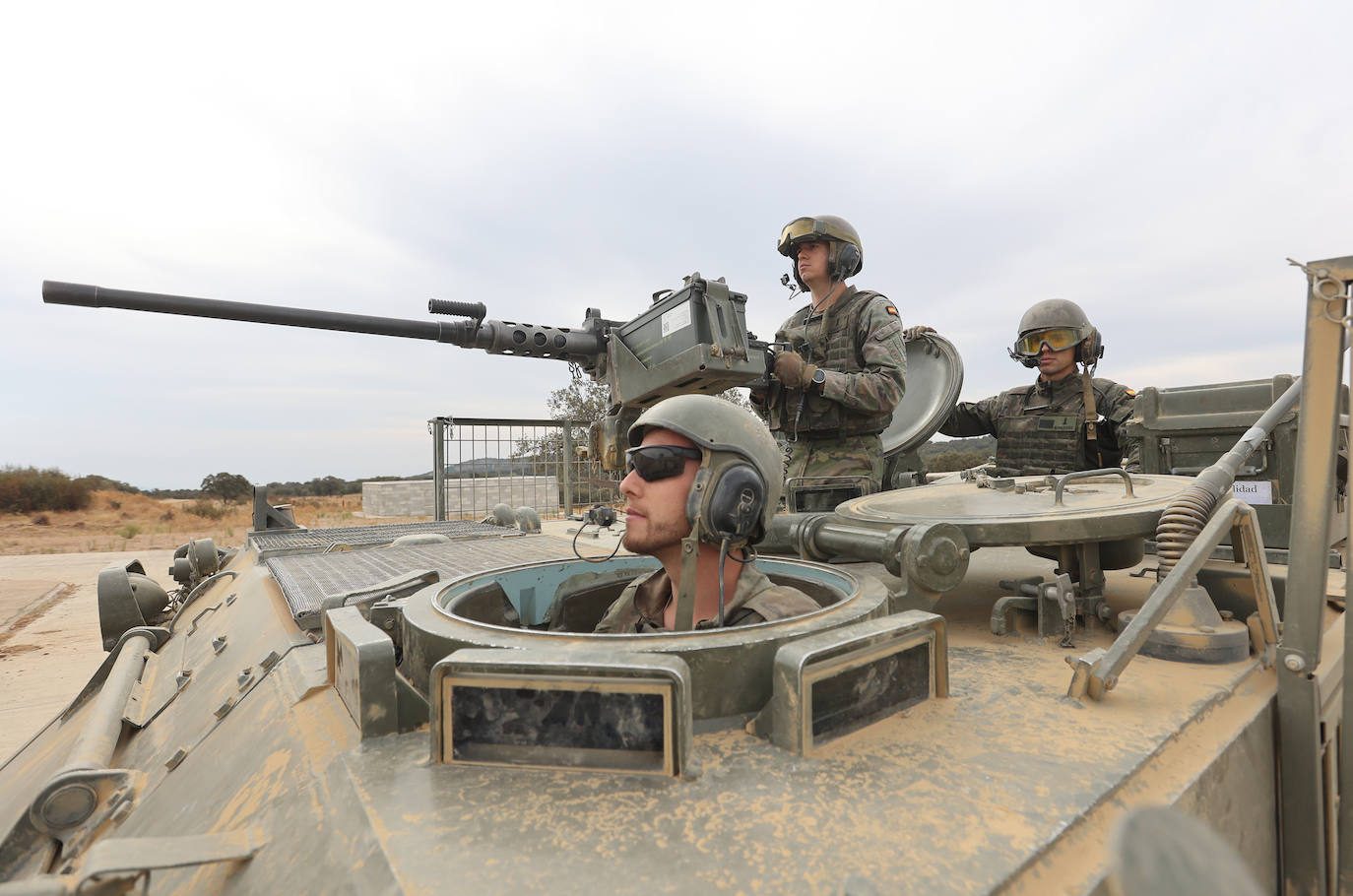 Fotos: Los militares de la BRI X se adiestran para sus misiones en el Líbano y Letonia