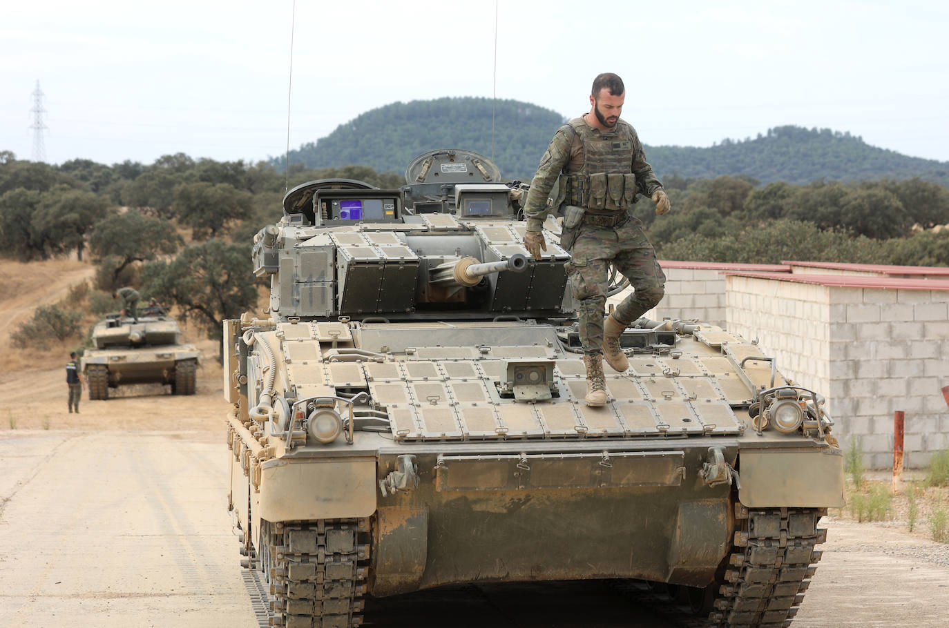 Fotos: Los militares de la BRI X se adiestran para sus misiones en el Líbano y Letonia