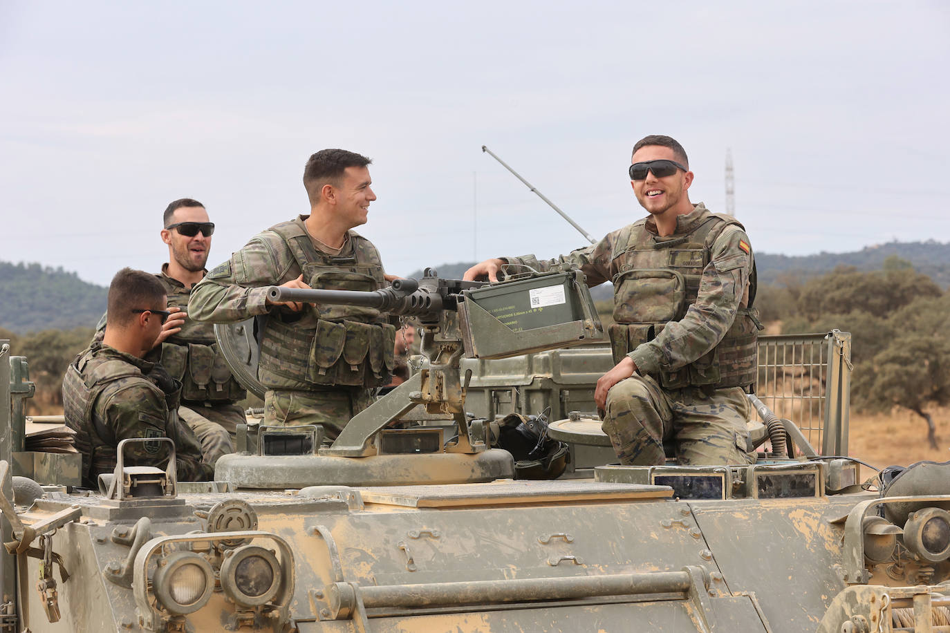 Fotos: Los militares de la BRI X se adiestran para sus misiones en el Líbano y Letonia