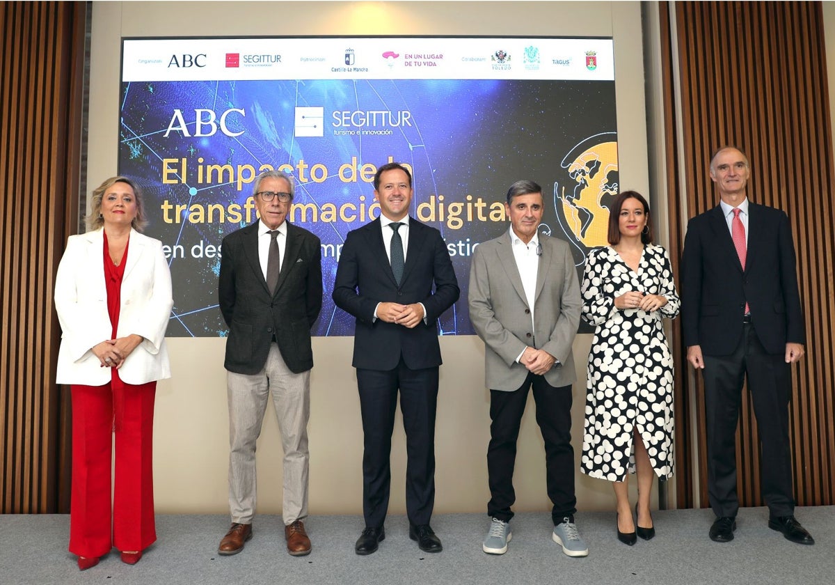 Soledad de Frutos (Diputación de Toledo), Antonio González (ABC), Carlos Velázquez (alcalde de Toledo), Enrique Martínez (presidente de Segittur), Ana Isabel Fernández (Junta de Castilla-La Mancha) y Javier Caballero (gerente de ABC)