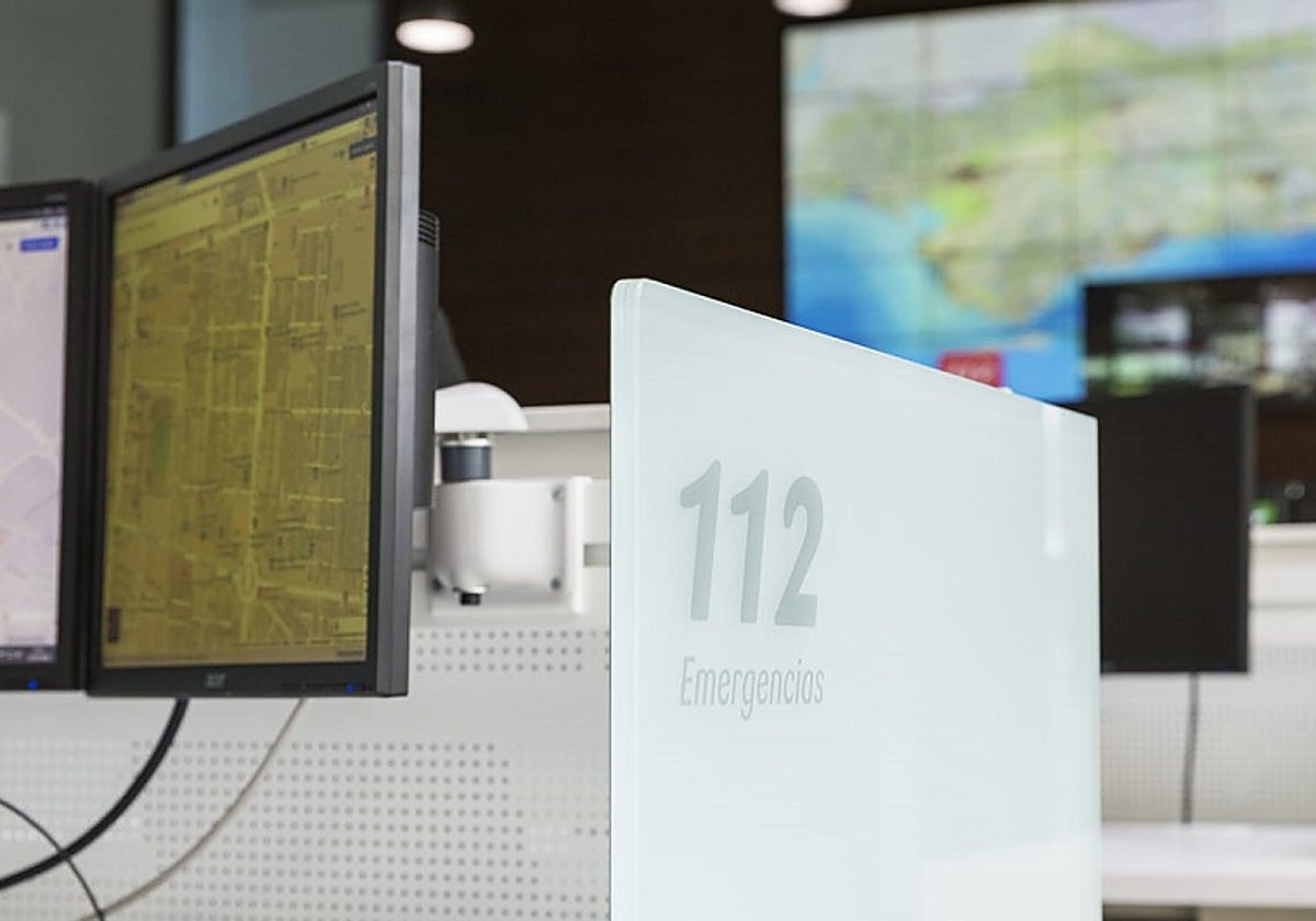 Imagen de la sala del servicio de Emergencias 112