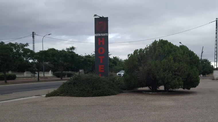 La agresión ha sido en el seto de la izquierda, junto a la carretera