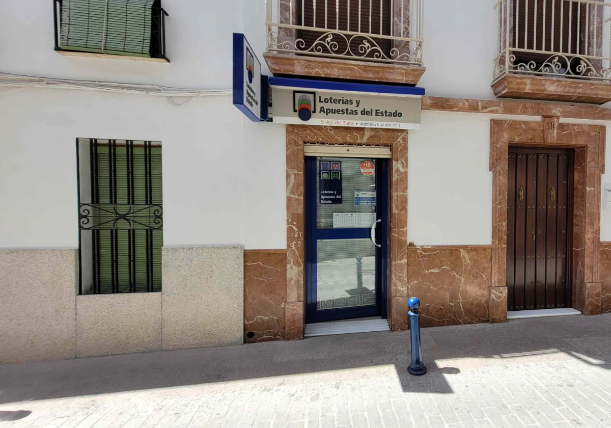 Imagen de la administración de Lotería de Montalbán de Córdoba en la que se ha vendido el primer premio