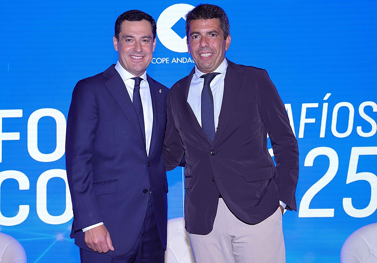 Juanma Moreno Bonilla y Carlos Mazón, este jueves en un foro celebrado en Granada