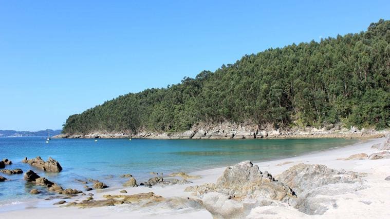 Imagen de la playa de Agra, en Sangenjo