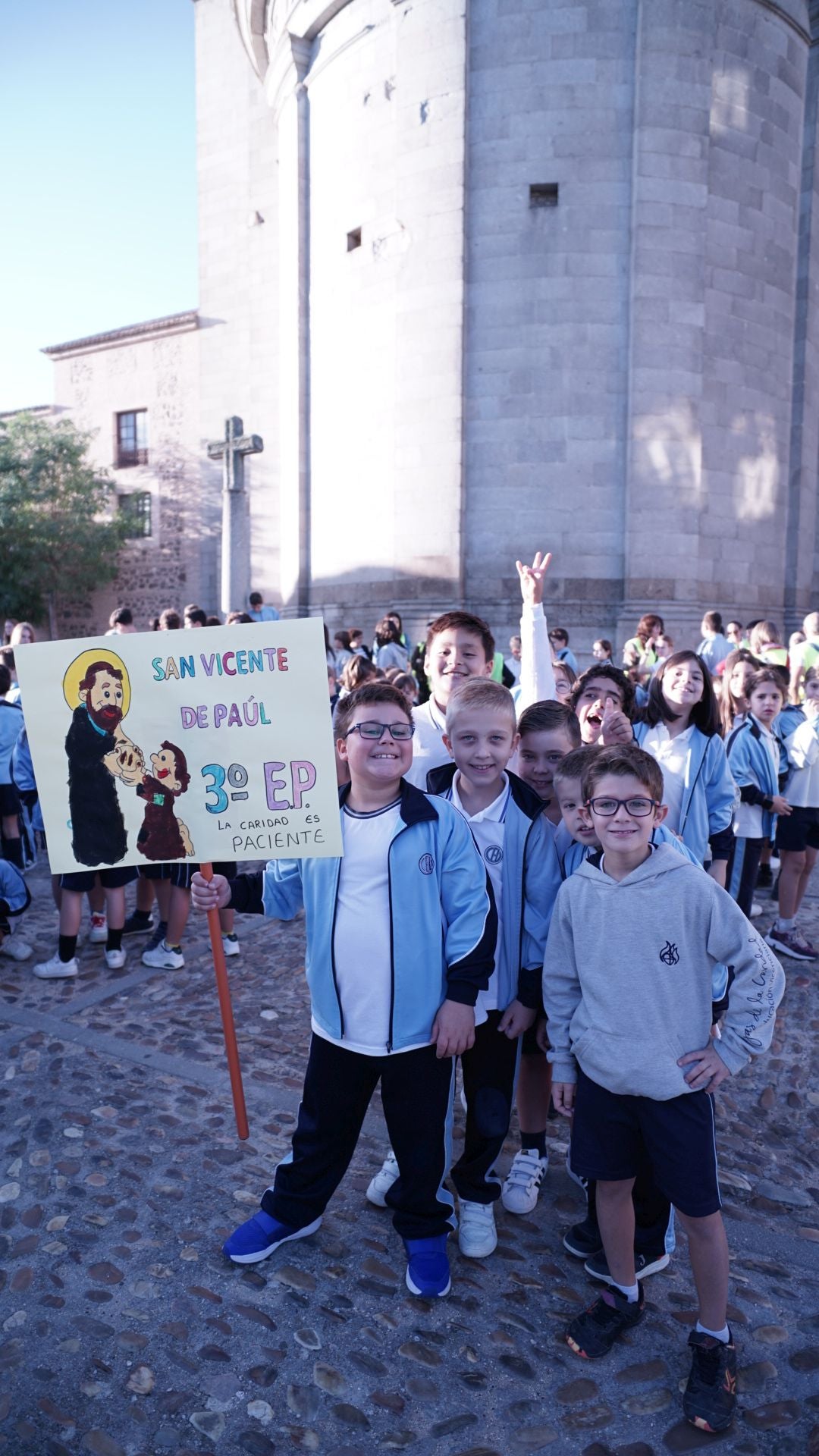 El colegio Tavera peregrina a la parroquia de Santa Teresa de Toledo