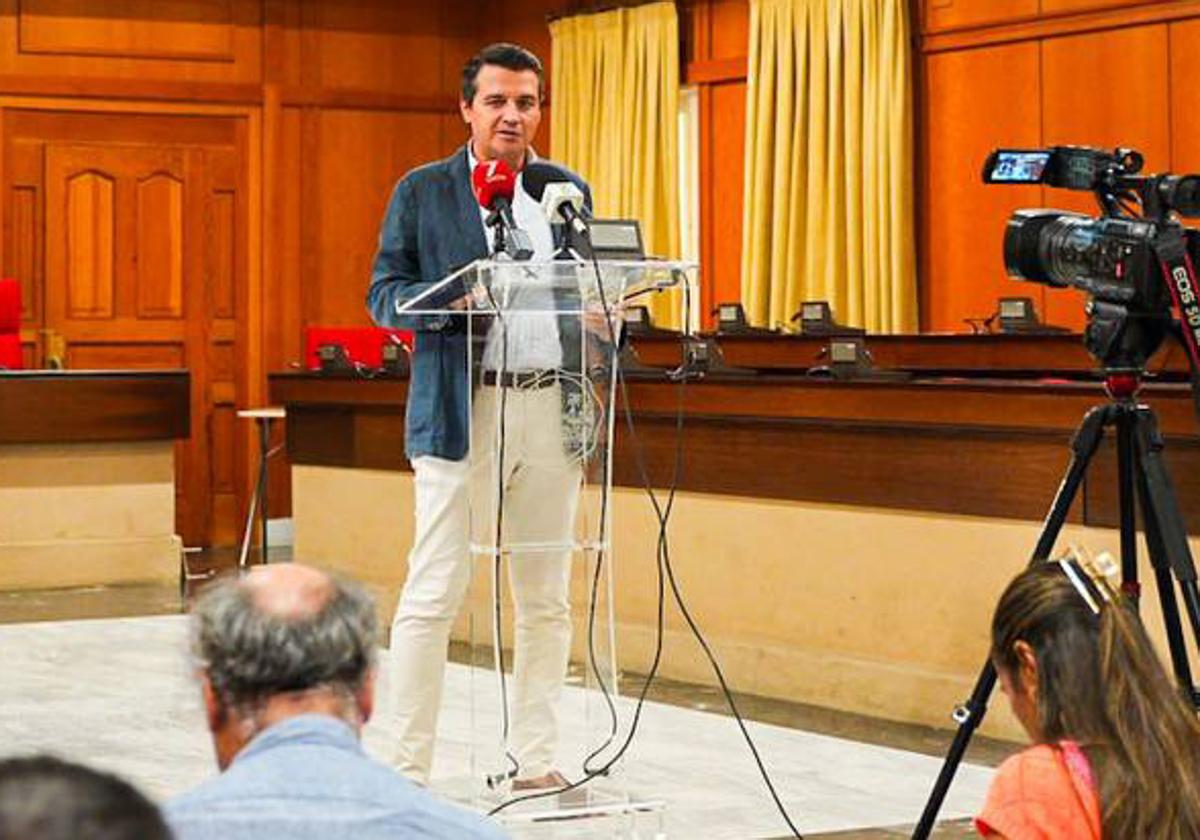 El alcalde, durante una comparecencia en el Ayuntamiento