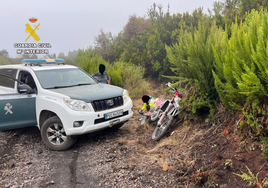 Nuevo atentado medioambiental en Canarias: sorprendidos en moto por el espacio protegido de Cumbre Vieja