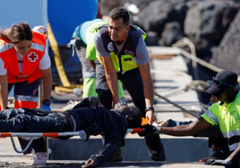 La Ruta Canaria suma una nueva desgracia con 48 muertos en un cayuco que ha volcado cerca de El Hierro