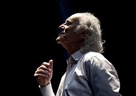 Amancio Prada:  «Cuando canto dejo de ser quien soy para ser lo que más soy»
