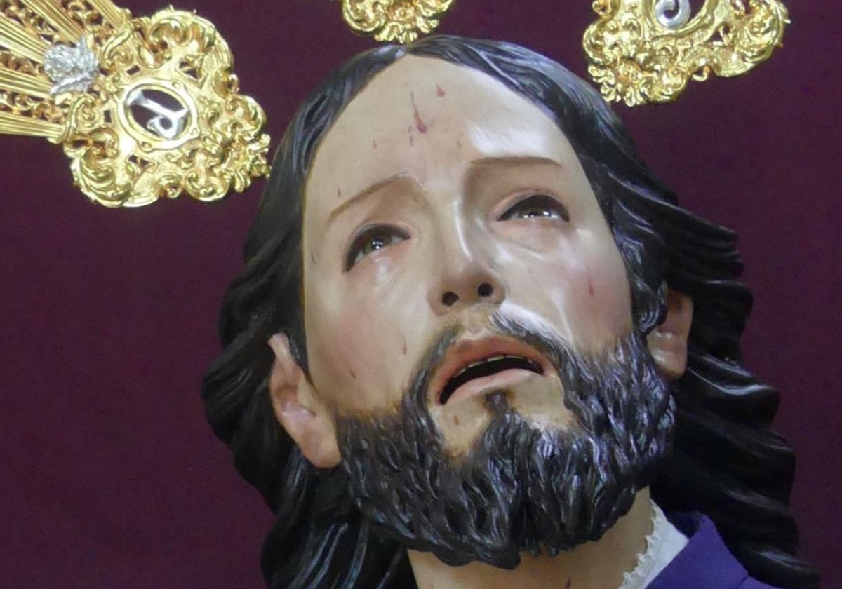 Primer plano de Nuestro Padre Jesús en la Oración en el Huerto, donde se aprecia que suda sangre